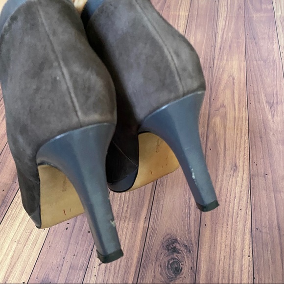 Clarks Artisan Gray Suede Booties - Picture 5 of 8